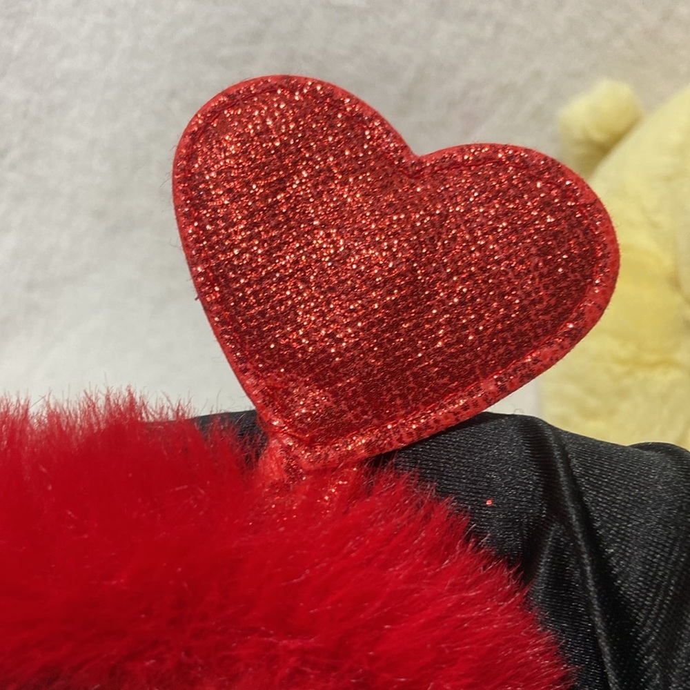 FAO Schwarz 12" Sparklers Toy Plush Labrador with Removable Red Heart Boppers - Picture 10 of 13